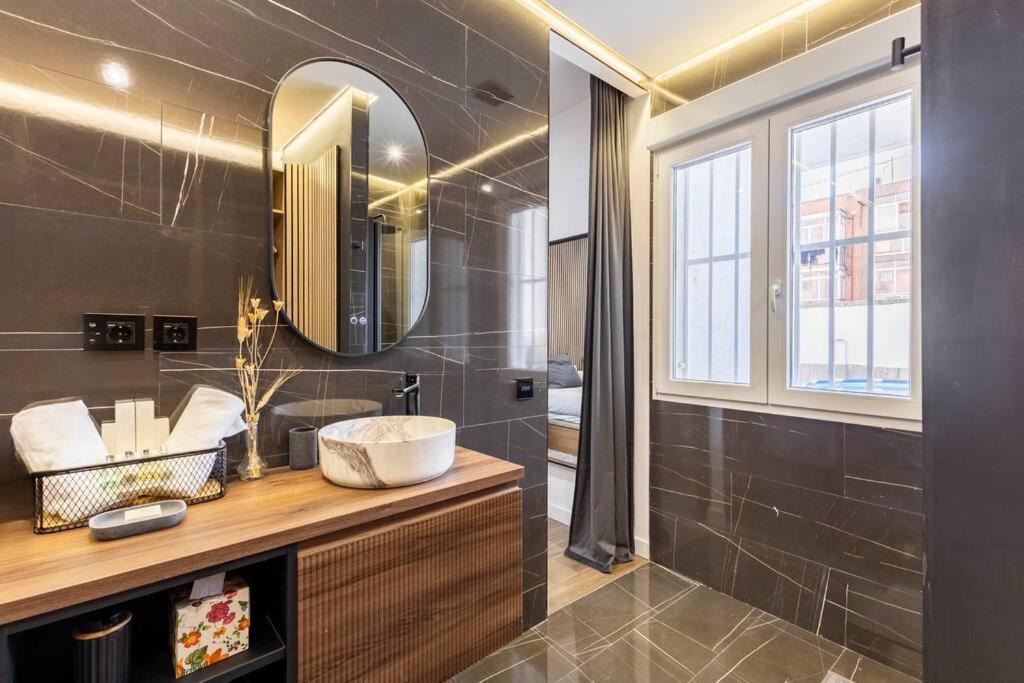 Luxury And Elegant Apartment Madrid Exterior photo