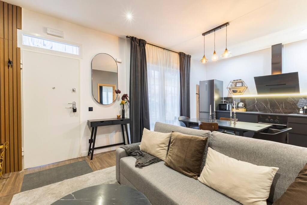 Luxury And Elegant Apartment Madrid Exterior photo
