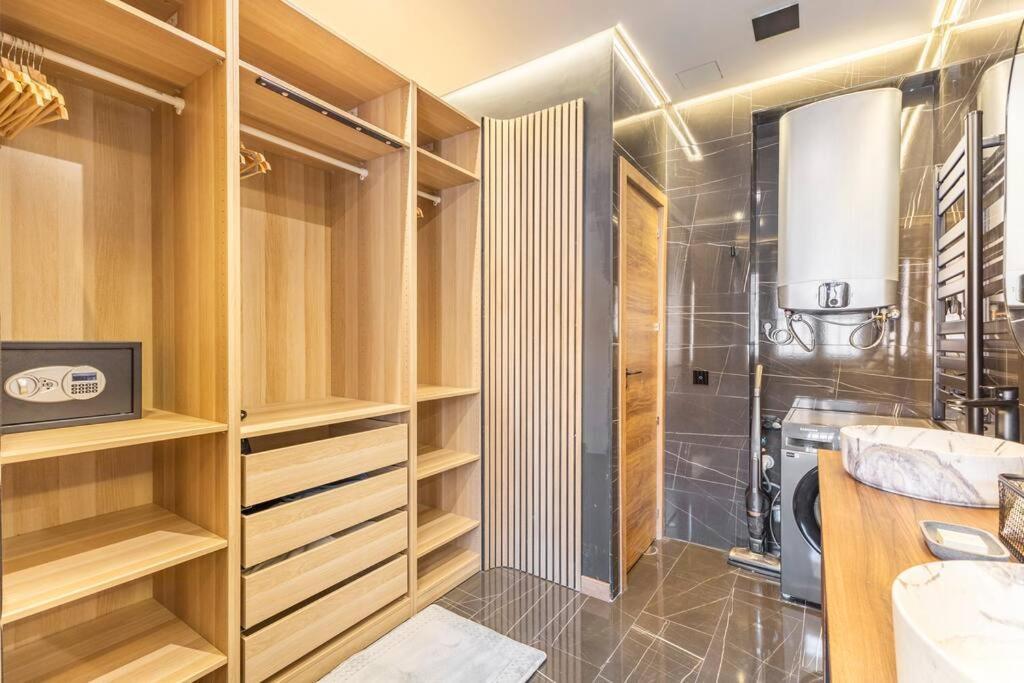 Luxury And Elegant Apartment Madrid Exterior photo